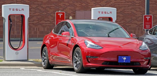 Άρχισε η παραγωγή ηλεκτρικών αυτοκινήτων Tesla στην Κίνα