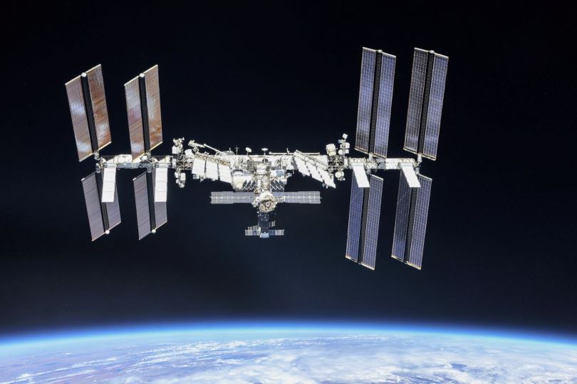 Αστροναύτες της NASA «περπάτησαν» έξω από τον Διεθνή Διαστημικό Σταθμό για να αλλάξουν μπαταρίες σε ηλιακά πάνελ
