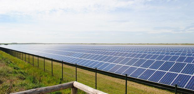 Την απαλλαγή από περιβαλλοντική αδειοδότηση των φωτοβολταϊκών 500 kW -1 MW μελετάει το ΥΠΕΝ