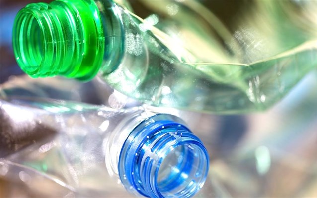 Ε.Ε.: Πάνω από 100 οργανισμοί στηρίζουν το στόχο για 10 εκατ. τόνους ανακυκλωμένου πλαστικού ετησίως
