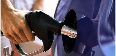 Σταθερές οι τιμές της βενζίνης στην Ελλάδα παρά τις ανατιμήσεις στη διεθνή αγορά