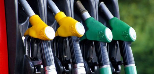 Αυξάνεται η τιμή της βενζίνης στην Ελλάδα - Υπερβαίνει το 1,80 ευρώ στις Κυκλάδες